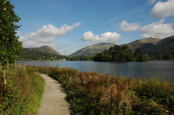 Wentworth - B33 - Path By Grasmere Lake, Lake District - 500 Piece Wooden